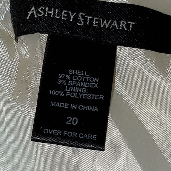 Yellow low V-neck Dress - Picture 4 of 6